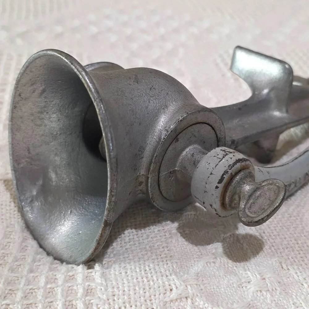 Vintage Universal No 2 Meat Grinder Food Chopper Manual Hand Crank USA Cast Iron